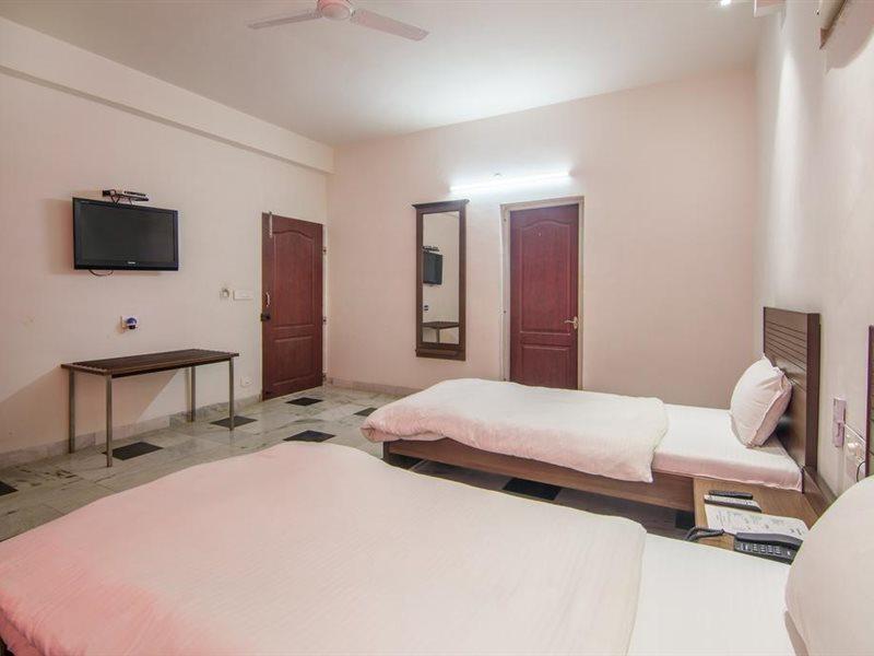 Hotel Bhakti Dhama Vrindávan Kültér fotó